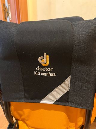 Mochila Portabebés Montaña marca Deuter