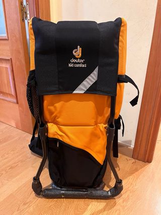 Mochila Portabebés Montaña marca Deuter
