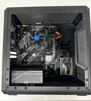 Torre Ordenador Gaming Cooler Master NUEVO SIN USO