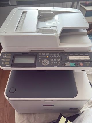 Impresora OKI MC562w + Toner