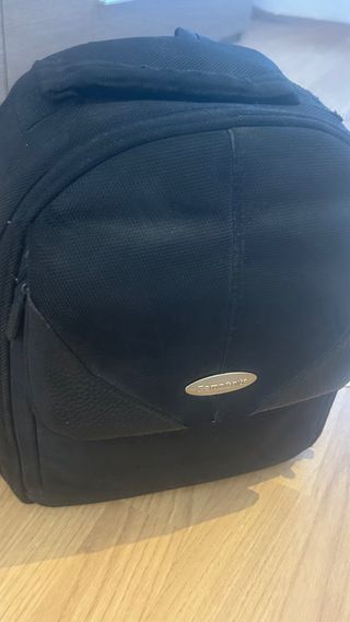 Cámara Canon EOS 1100D + 2 objetivos + extras