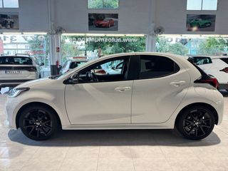 Toyota Yaris 1.5 HYBRID 120CV STYLE.- " NACIONAL ".- " GARANTÍA OFICIAL TOYOTA ".- " SOLO 38.092KM".- " PEGATINA MEDIOAMBIENTAL ECO ".- " BAJO CONSUMO ".-