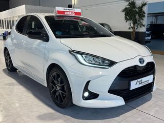 Toyota Yaris 1.5 HYBRID 120CV STYLE.- " NACIONAL ".- " GARANTÍA OFICIAL TOYOTA ".- " SOLO 38.092KM".- " PEGATINA MEDIOAMBIENTAL ECO ".- " BAJO CONSUMO ".-