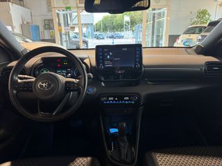 Toyota Yaris 1.5 HYBRID 120CV STYLE.- " NACIONAL ".- " GARANTÍA OFICIAL TOYOTA ".- " SOLO 38.092KM".- " PEGATINA MEDIOAMBIENTAL ECO ".- " BAJO CONSUMO ".-