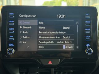 Toyota Yaris 1.5 HYBRID 120CV STYLE.- " NACIONAL ".- " GARANTÍA OFICIAL TOYOTA ".- " SOLO 38.092KM".- " PEGATINA MEDIOAMBIENTAL ECO ".- " BAJO CONSUMO ".-