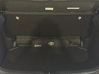Toyota Yaris 1.5 HYBRID 120CV STYLE.- " NACIONAL ".- " GARANTÍA OFICIAL TOYOTA ".- " SOLO 38.092KM".- " PEGATINA MEDIOAMBIENTAL ECO ".- " BAJO CONSUMO ".-