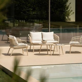 Conjunto jardín sofá 2 plazas y 2 sillones