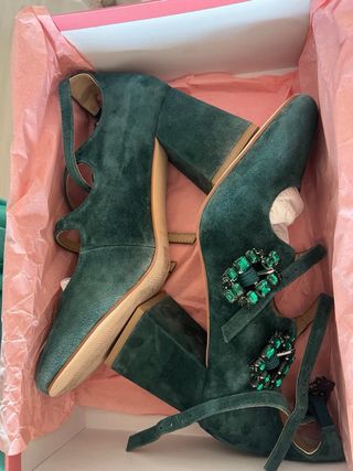 Zapatos ALMA EN PENA verdes con pedrería