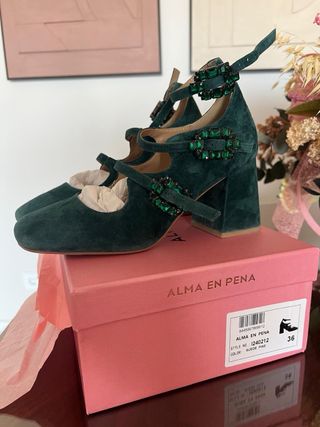 Zapatos ALMA EN PENA verdes con pedrería