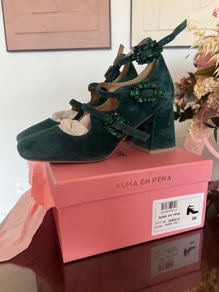 Zapatos ALMA EN PENA verdes con pedrería