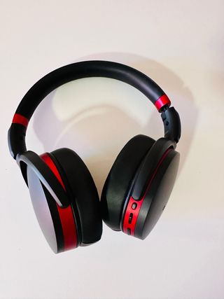 Auriculares Sennheiser Negros y Rojos