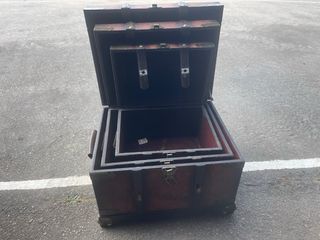 Cassapanche vintage in legno e pelle marrone