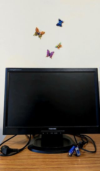 Monitor 20" Toshiba Tekbright con altavoces