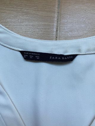 Blusa Zara Blanca Botones Negros Talla XL