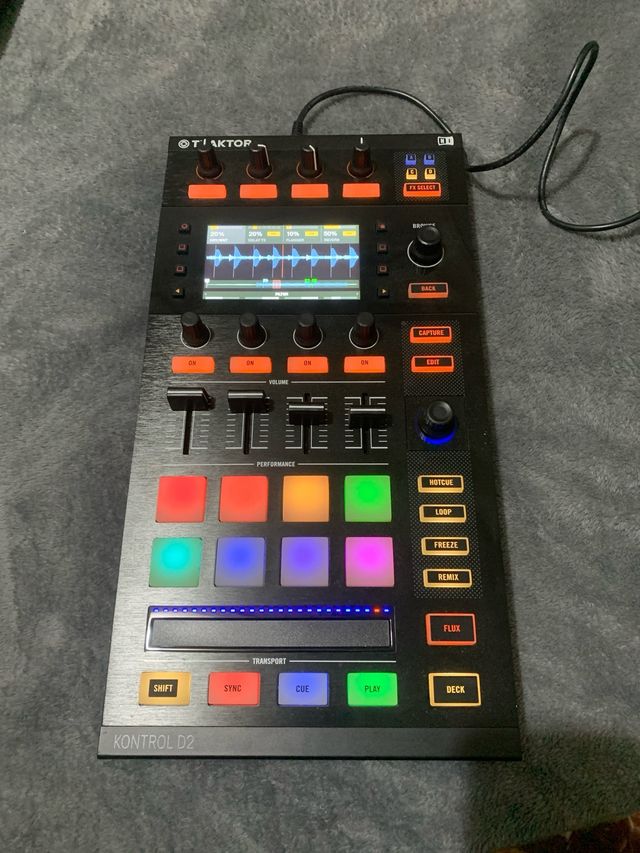 Traktor Kontrol D2 Controlador DJ NEGOCIABLE