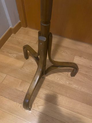 Perchero de madera clásico