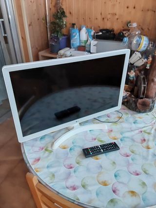 TV LG LED FULL HD SMART TV BLANCA 