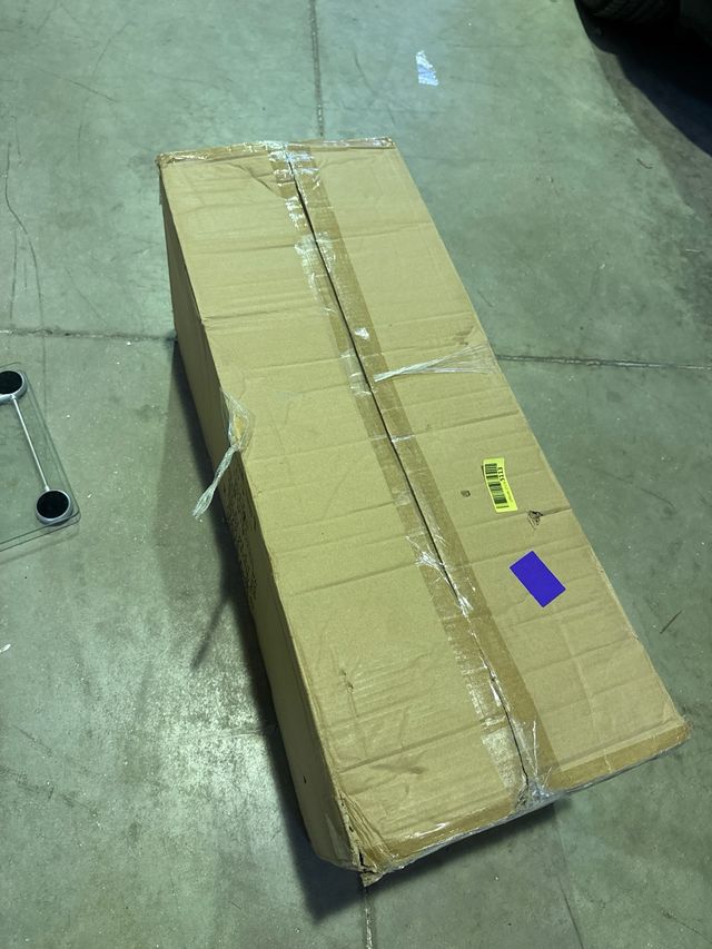 Figura da giardino con leone alato in pietra