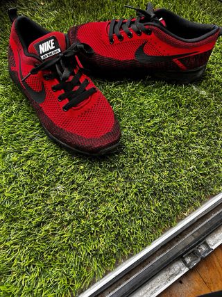 Zapatillas Nike Rojas y Negras