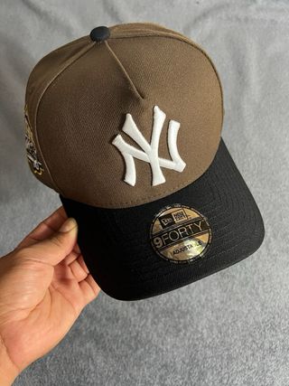 Gorra New Era 9Forty SnapBack NY Marrón y Negro