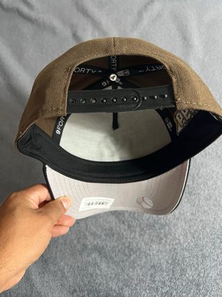 Gorra New Era 9Forty SnapBack NY Marrón y Negro