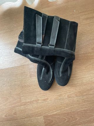 Botas de ante negras con cremallera