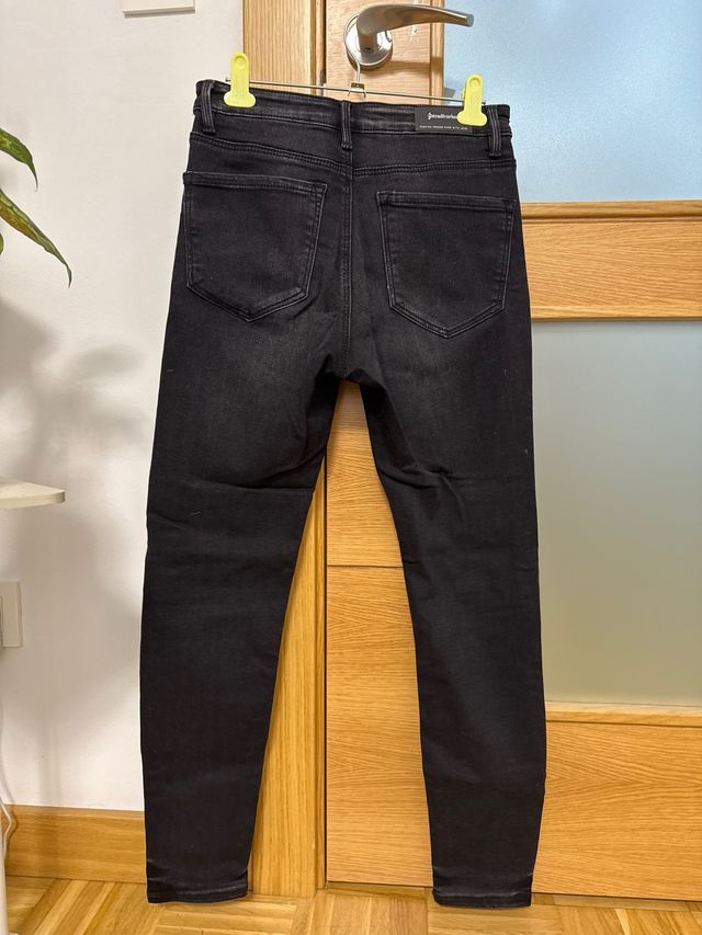 Vaqueros mujer negros y grises