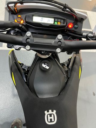 Husqvarna 701 Supermoto