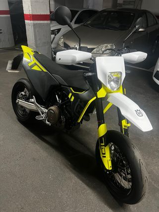 Husqvarna 701 Supermoto