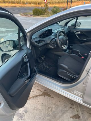 Peugeot 208 2016