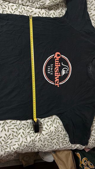 Camiseta Quiksilver Negra