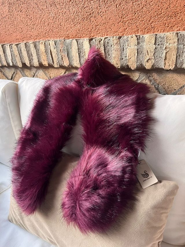 Cuello pelo sintético berenjena