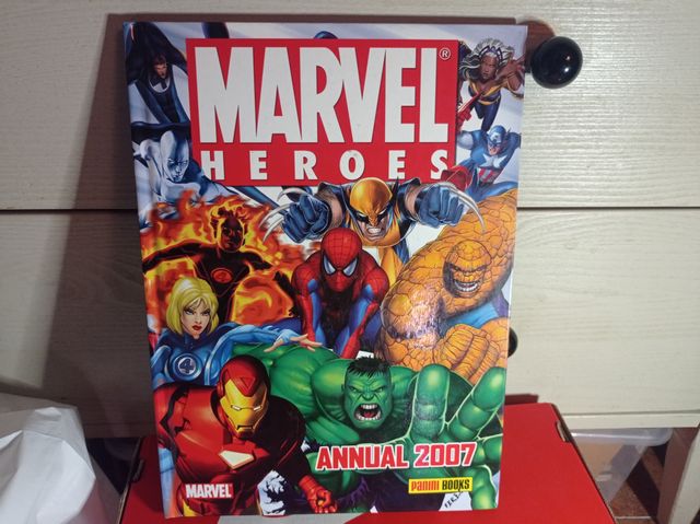 MARVEL HEROES ANNUAL BOOK . 2007