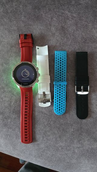 Reloj Suunto con 3 correas intercambiables