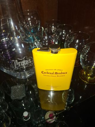Petaca Brandy Cardenal Mendoza
