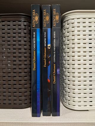 Contra el viento del norte,triologia