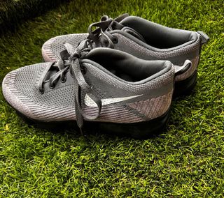 Zapatillas Nike Grises y moradas