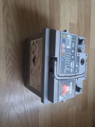 Batería Yuasa 5000 52Ah 520A EN