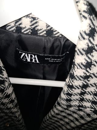 Americana Zara Cuadros Blanco y Negro