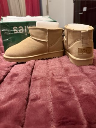 Botas UGG Beige Talla 38 (sirve 37)