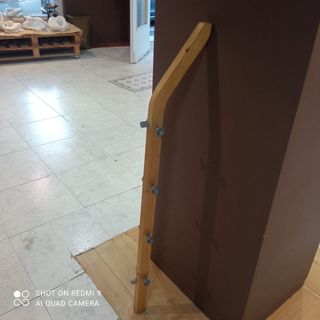 Perchero de madera cuervo 