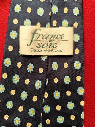 Corbata de seda natural francesa