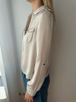 Blusa beige arremangable talla M