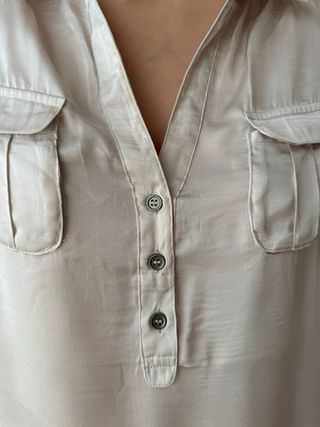 Blusa beige arremangable talla M