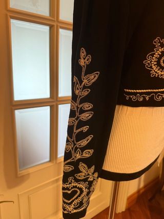 Giacca bolero nera ricami avorio