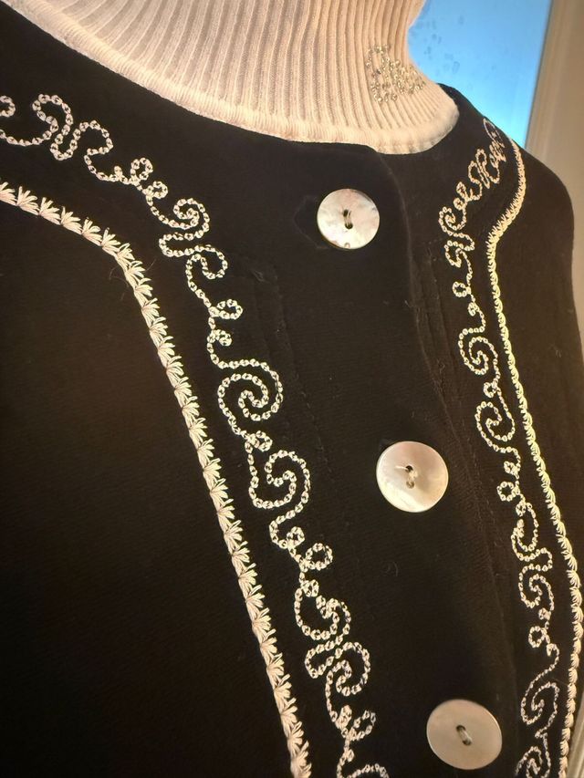 Giacca bolero nera ricami avorio