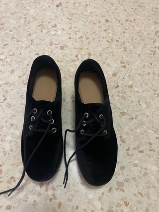 Zapatos de tacón negros para mujer