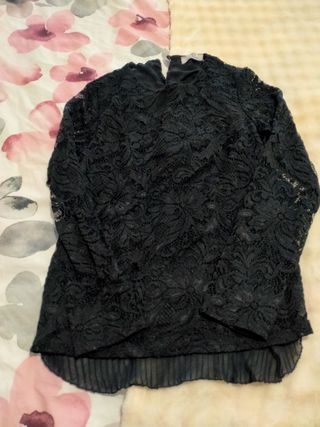 Blusa de encaje manga larga Talla S