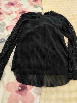 Blusa de encaje manga larga Talla S