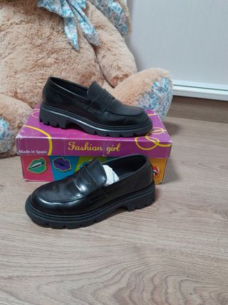 Zapatos colegiales niña Paola negros